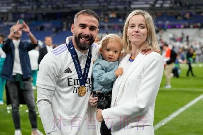 皇马官方：俱乐部与卡瓦哈尔续约至2025年